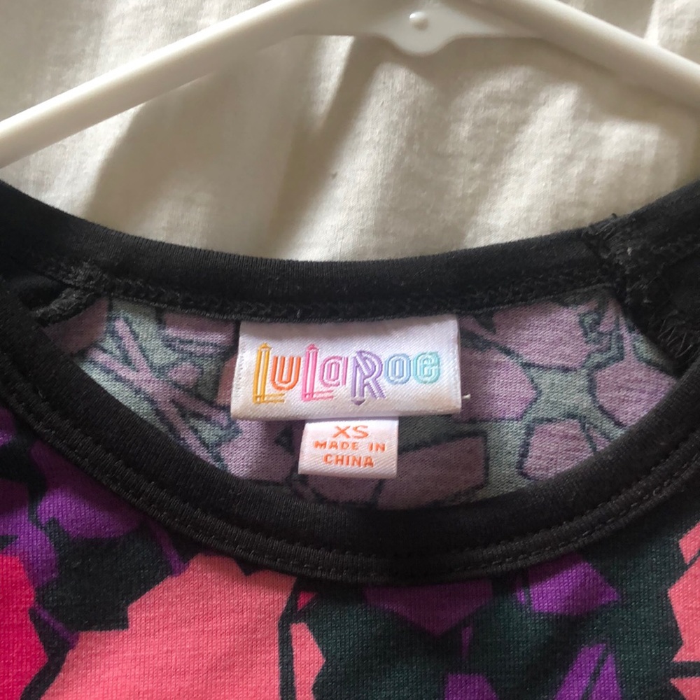 LulaRoe Randy Tee - Picture 2 of 2
